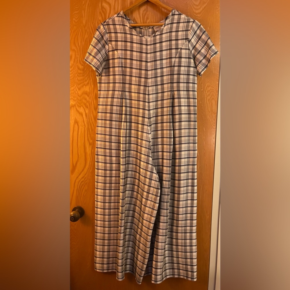 Nikki Chasin 100% silk Jumpsuit in a lovely checked print.  Size Medium.